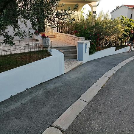 The Blue House Apartment Vinkuran Exterior photo